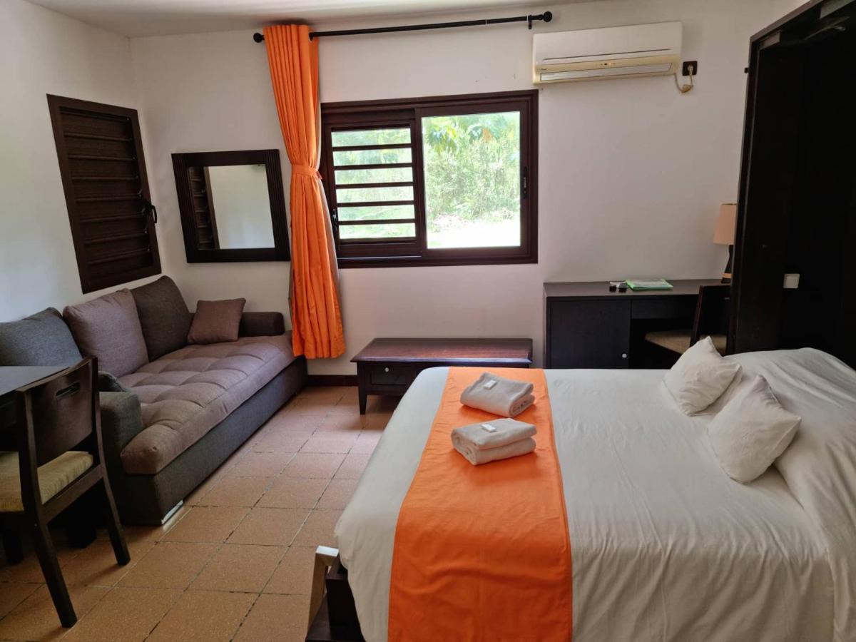 Hotel Oasis De Kiamu ลิฟู ภายนอก รูปภาพ
