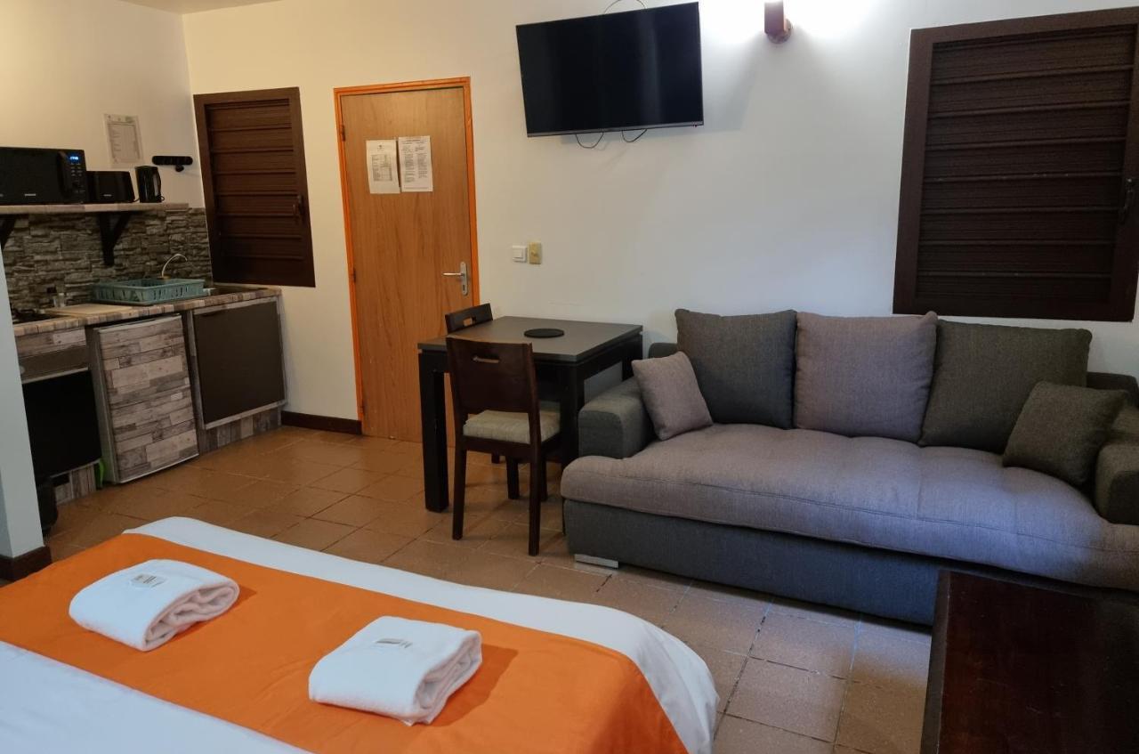 Hotel Oasis De Kiamu ลิฟู ภายนอก รูปภาพ